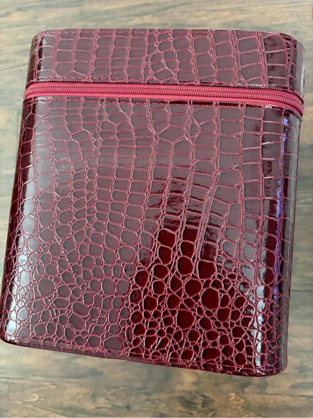 N/A stylish burgundy